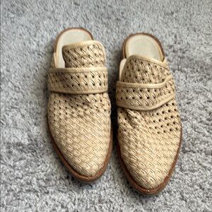 Freda Salvador Keen Mule